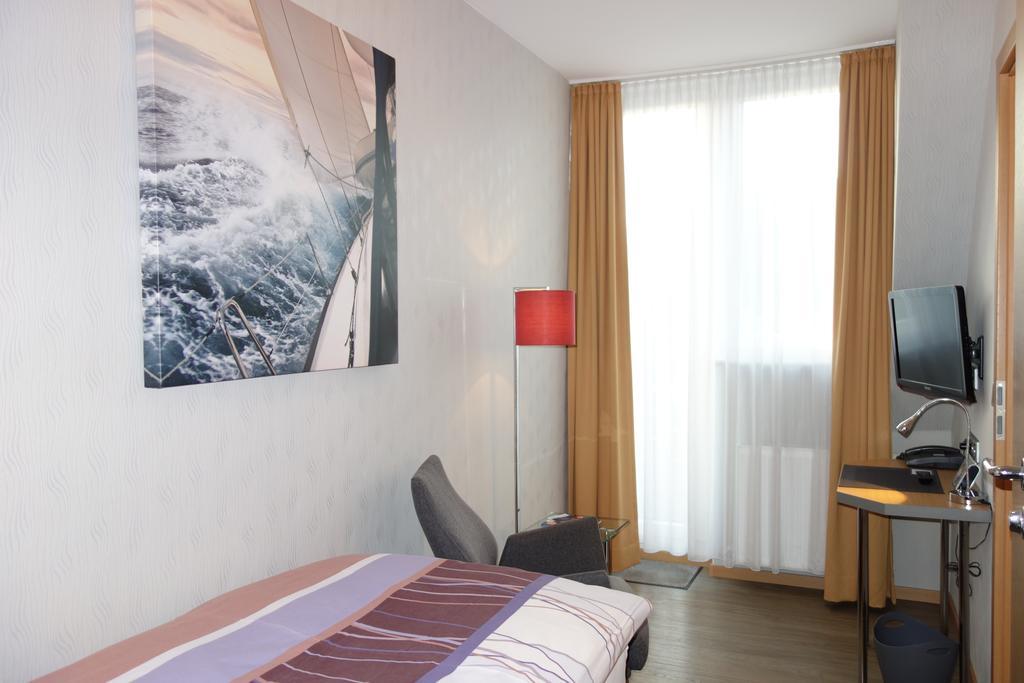 Hotel Gode Wind Kiel Buitenkant foto